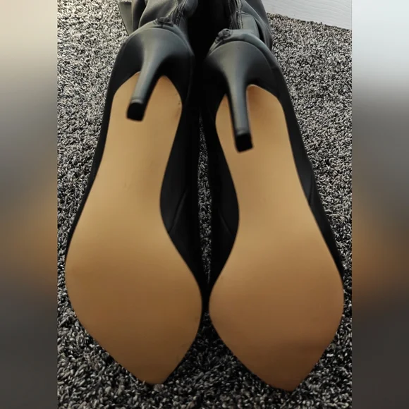 NWOT Elegant Black Thigh-High Women's Boots, Size 41 (9) - Picture 4 of 5